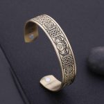 Claddagh Fishhook Bracelet