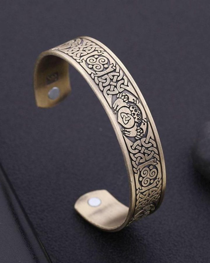 Claddagh Fishhook Bracelet Claddagh Fishhook Bracelet