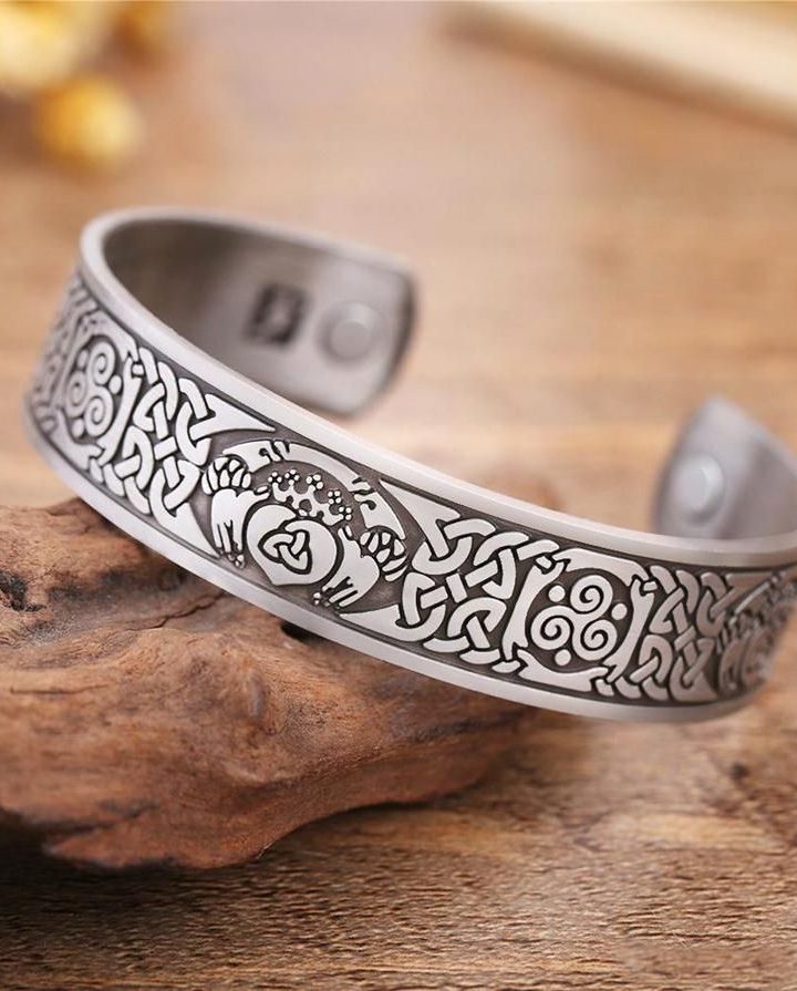 Claddagh Fishhook Bracelet Claddagh Fishhook Bracelet