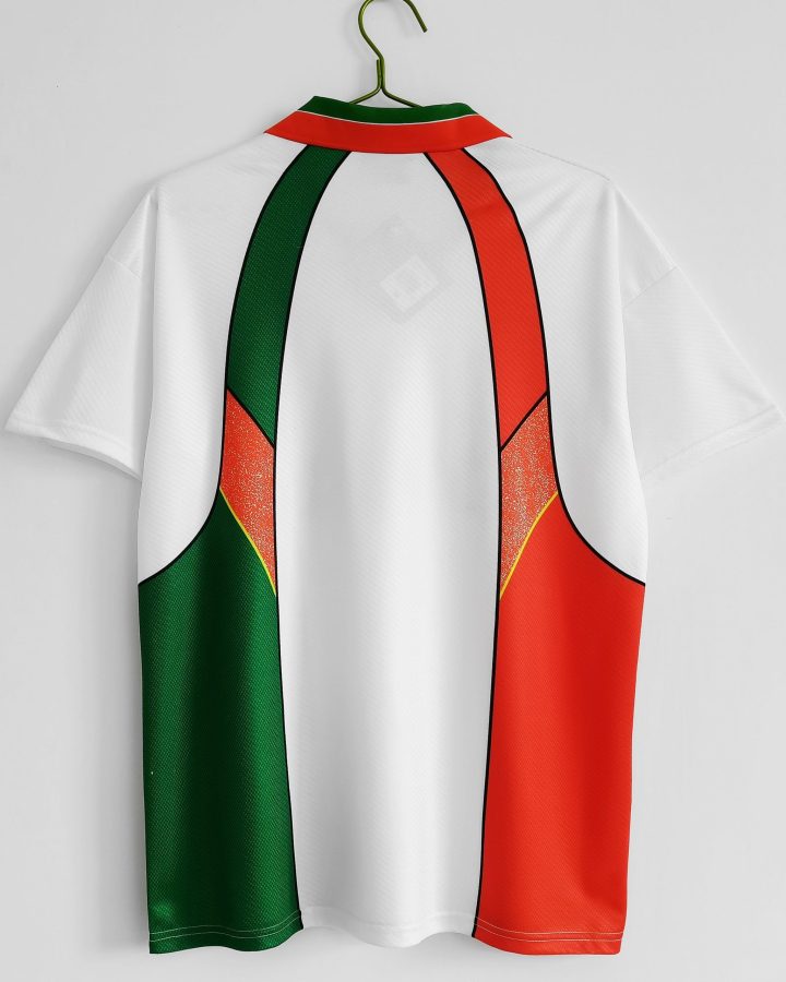 Alternative view of Republic of Ireland 1996 Away Jersey