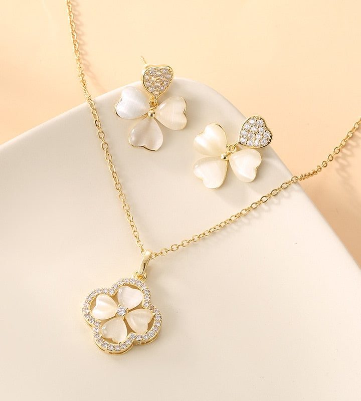 Four Leaf Clover Necklace & Ear Ring Set Four Leaf Clover Necklace & Ear Ring Set