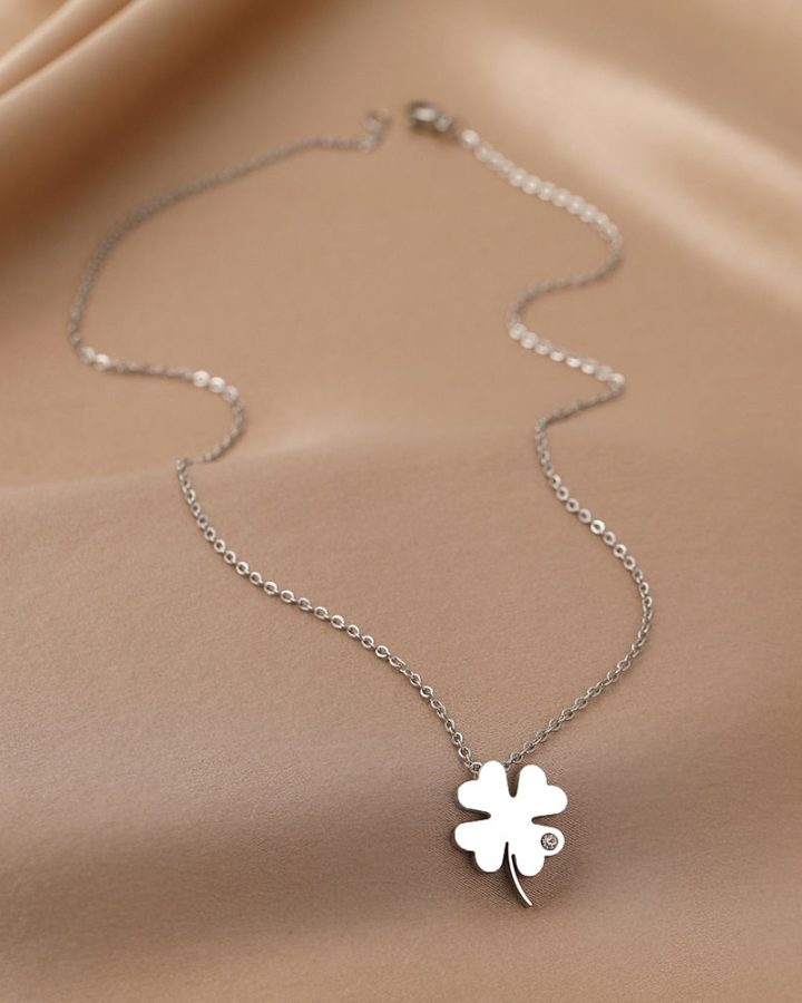 Alternative view of Four Leaf Clover Necklace