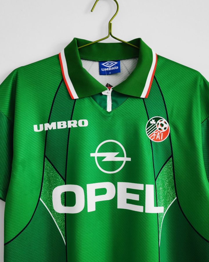 Alternative view of Republic of Ireland 1996 Home Jersey