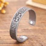 Claddagh Fishhook Bracelet