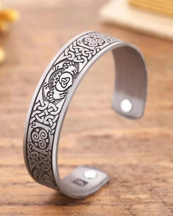 Claddagh Fishhook Bracelet Claddagh Fishhook Bracelet