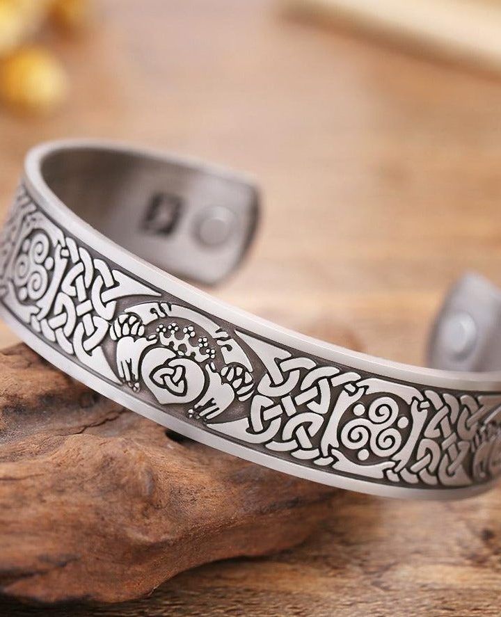 Claddagh Fishhook Bracelet Claddagh Fishhook Bracelet