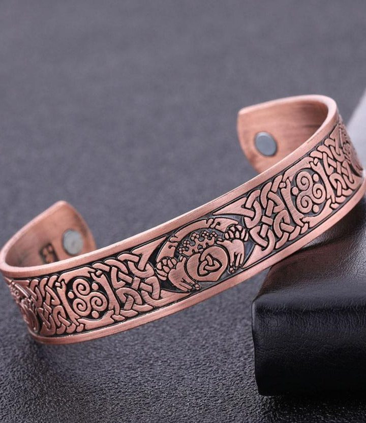 Alternative view of Claddagh Fishhook Bracelet