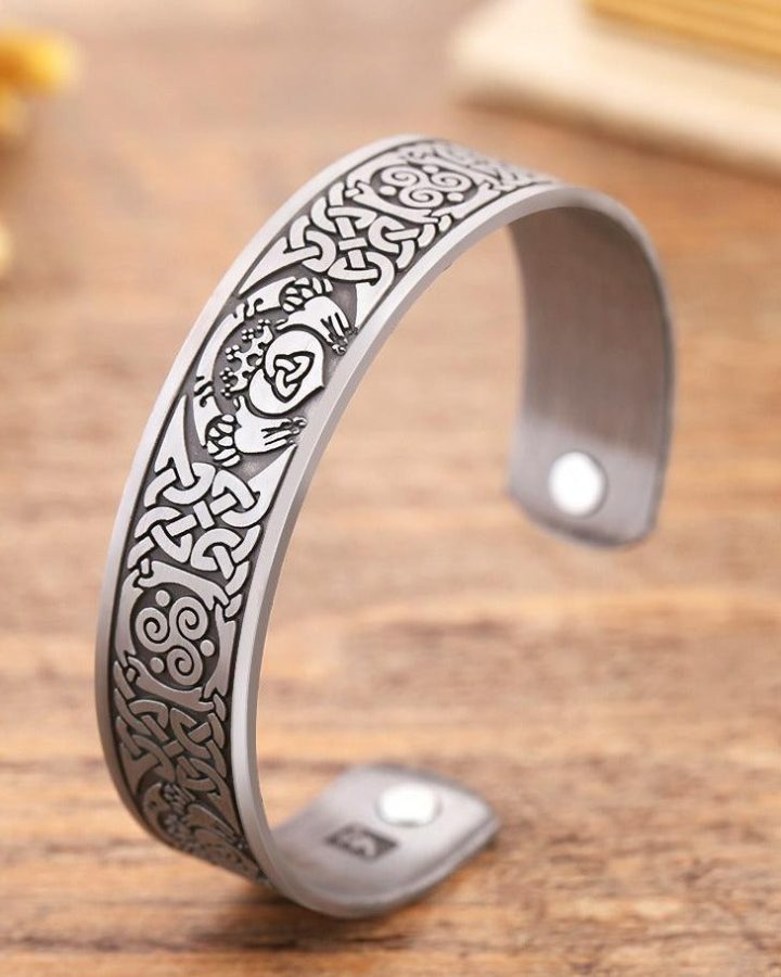 Claddagh Fishhook Bracelet Claddagh Fishhook Bracelet