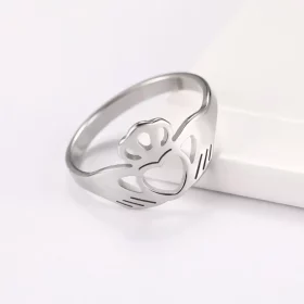 Minimalist Claddagh Ring