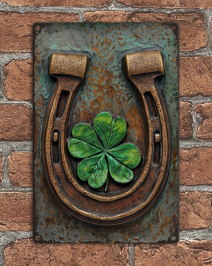 Vintage Irish Harp Clover Wall Décor – Rustic