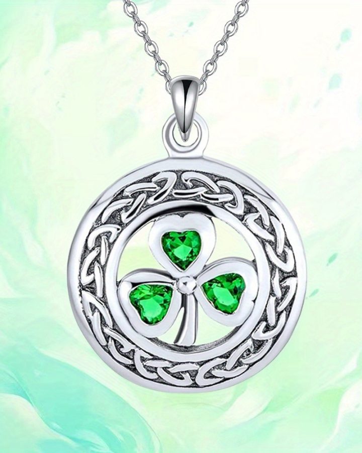 Fashionable And Exquisite Clover Round Necklace