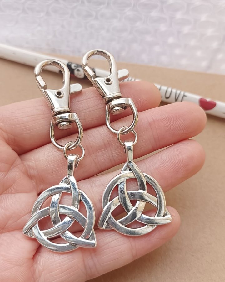 2 Piece Elegant Celtic Knot Keychain Charm