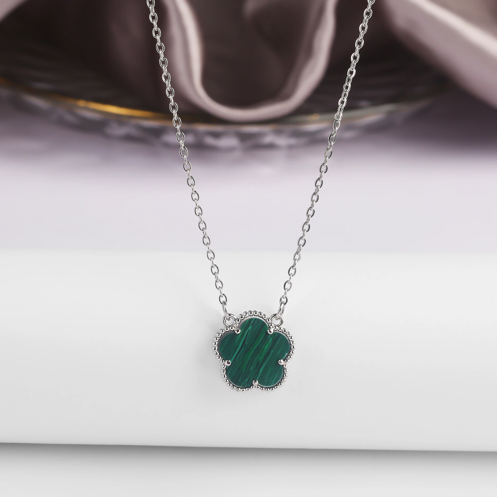 Five-Leaf Clover Pendant Necklace Five-Leaf Clover Pendant Necklace