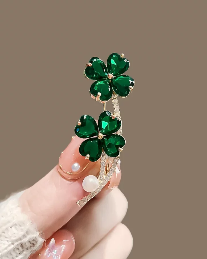 Elegant Green Four-Leaf Clover Brooch