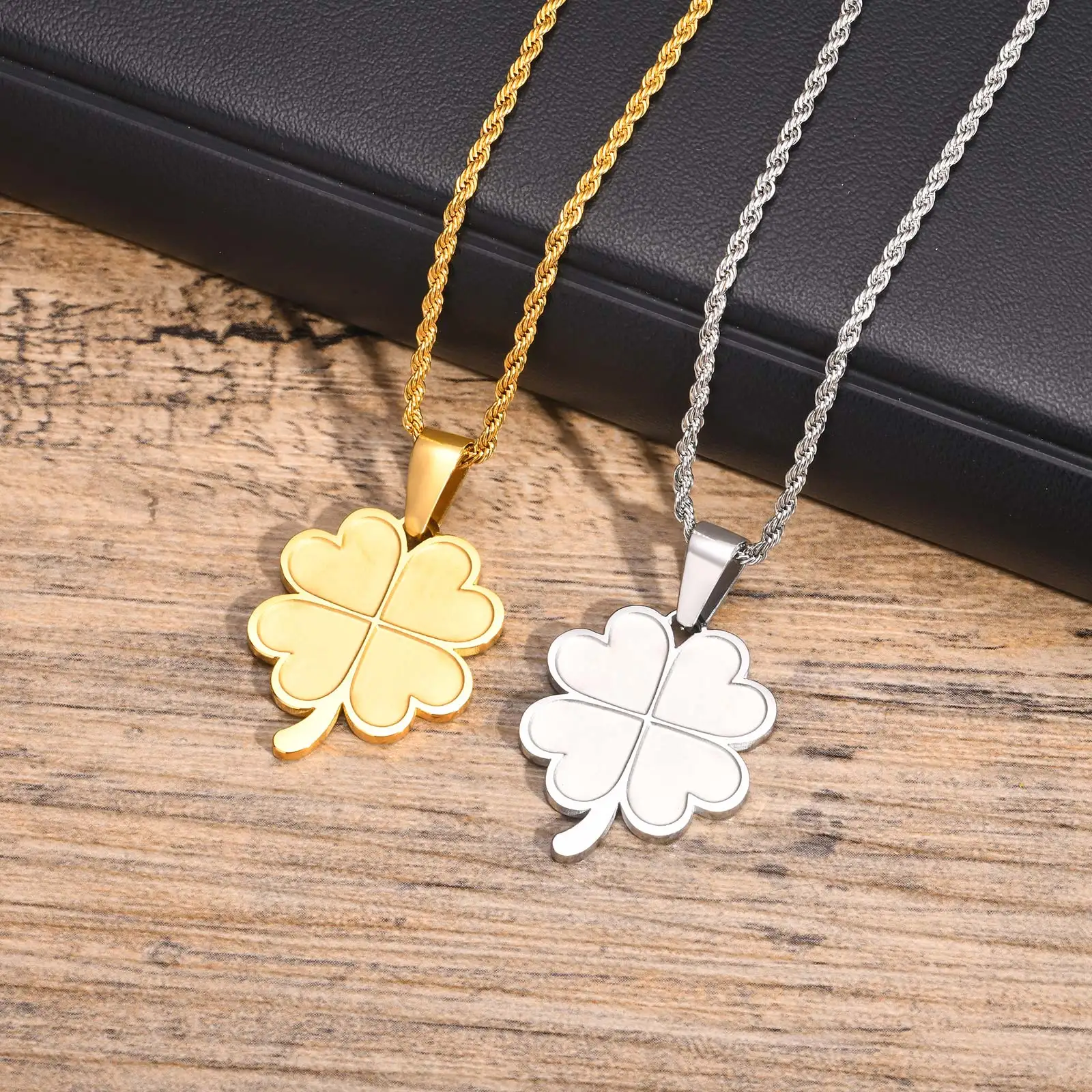 Lucky Four-Leaf Clover Necklace 1pcs Golden Color Lucky Four-Leaf Clover Necklace 1pcs Golden Color