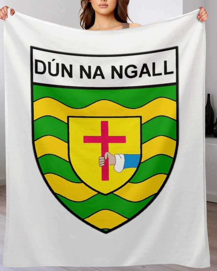 Donegal GAA Plush Blanket – 50x60" Soft County Throw (White or Black Background)
