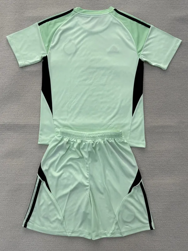 Celtic 2025-26 Green Goalkeeper Kids Kit Celtic 2025-26 Green Goalkeeper Kids Kit