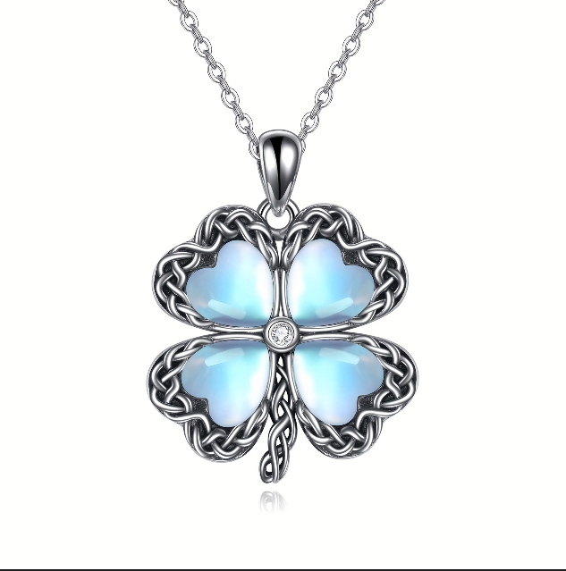 Lucky Shamrock Necklace in 925 Sterling Silver Lucky Shamrock Necklace in 925 Sterling Silver