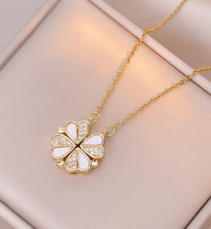 Luxury Love Clover Pendant Necklace