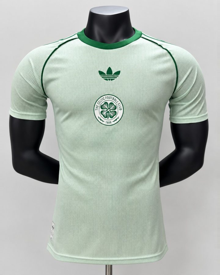 Pale mint Celtic t-shirt with large centred crest